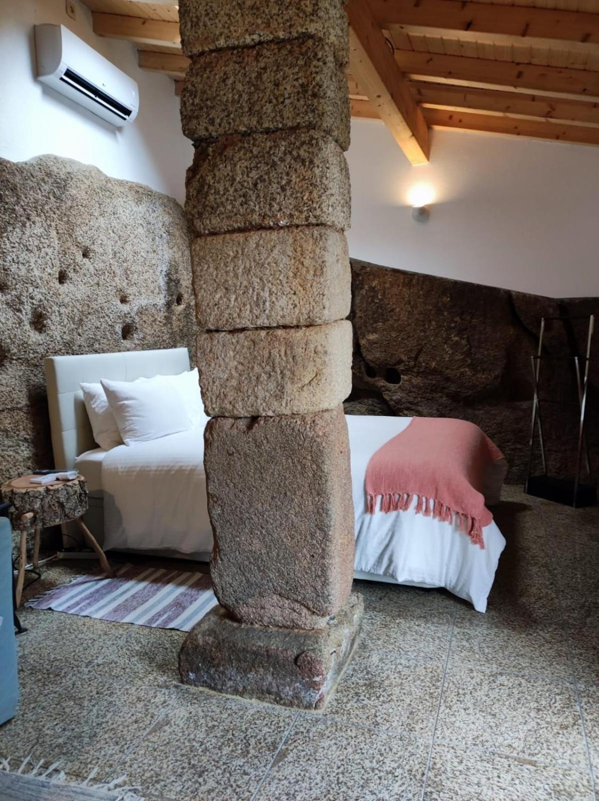 Casa Do Meio Em Quinta De Sao Pedro De Vir-A-Corca Monsanto Dış mekan fotoğraf